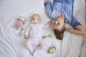 جدا خوابیدن کودک از والدین را مشاوره کودک درمان می کند