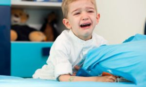 شب ادراری در کودکان 6 ساله قابل درمان است ؟